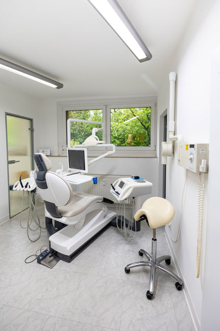 Foto Zahnarzt Hohenschönhausen - Behandlungszimmer 2